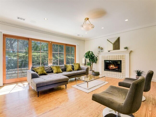 Building Photo - 1901 Yaupon Valley Rd