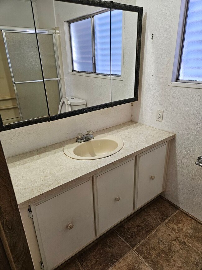 Building Photo - 2BED/2BATH MANUFACTURE HOME
