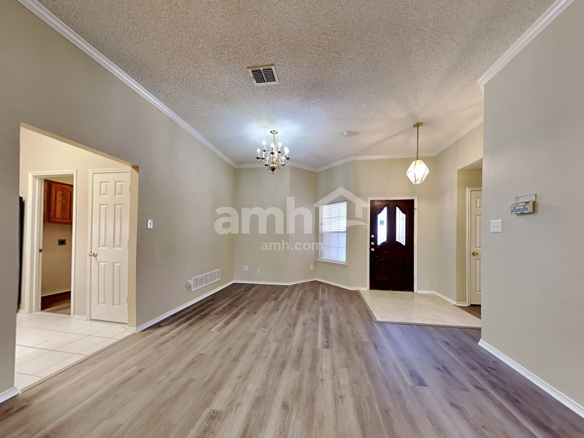 Building Photo - 3207 Athens Dr