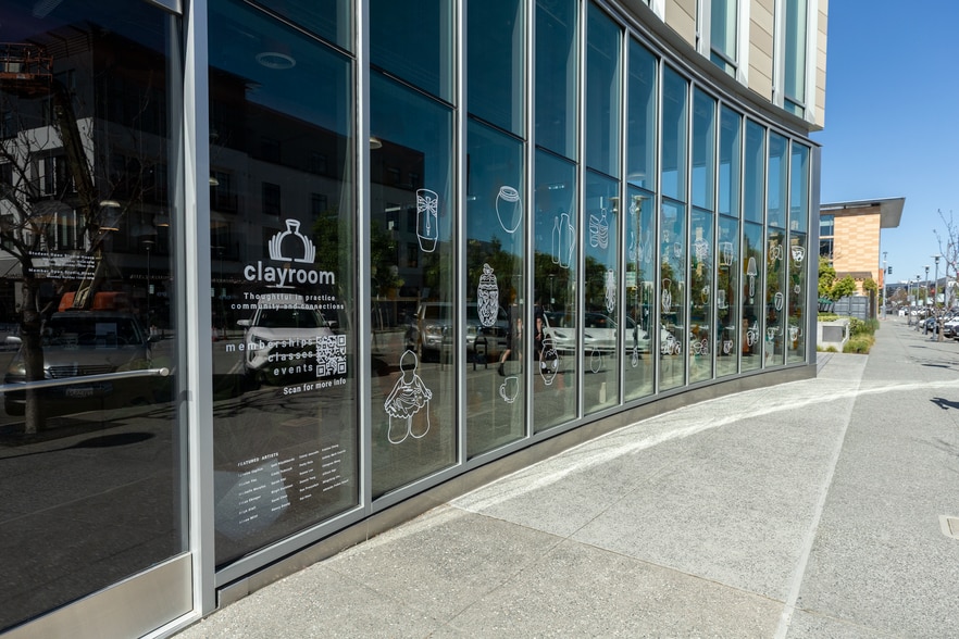 Building Photo - 2103 S Delaware St