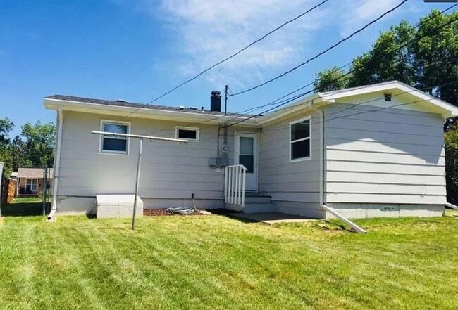 Building Photo - House for Rent!
