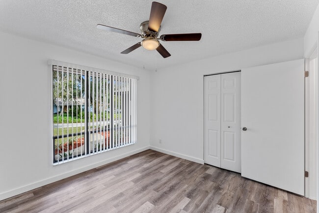 Building Photo - 886 Quail Run