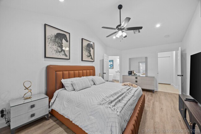 Building Photo - 2400 Seaford Dr