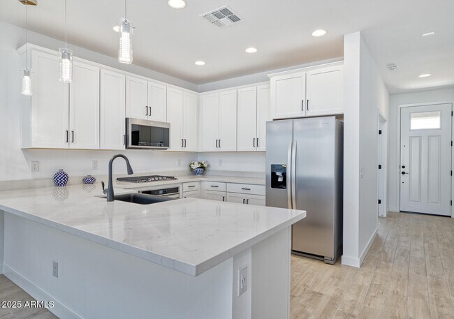 Building Photo - 17350 W Alexandria Way