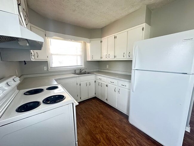 Building Photo - 585 Eureka Springs Dr