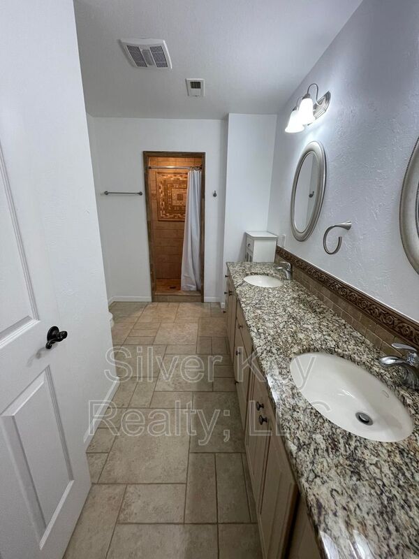 Building Photo - 415 Ashbury Cir