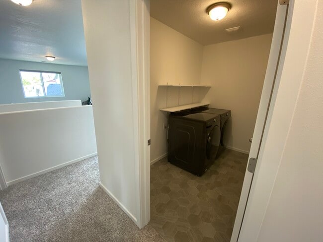 Building Photo - 1022 N Corbin Ln