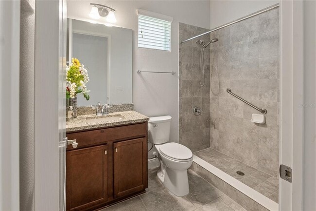 Building Photo - 2460 Promenade Dr