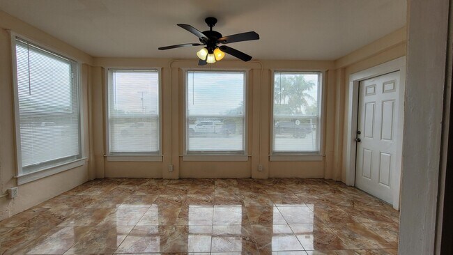 Building Photo - 5701 N Flagler Dr