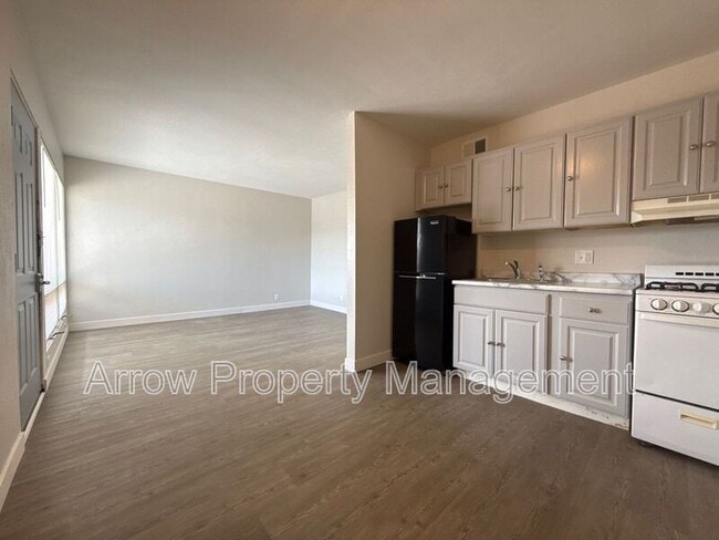 Building Photo - 1416 Oakland Rd NE