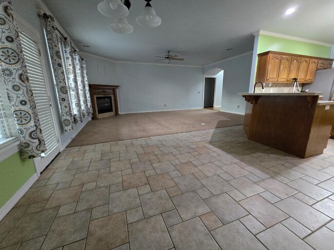 Building Photo - 8704 N 140th E Ct