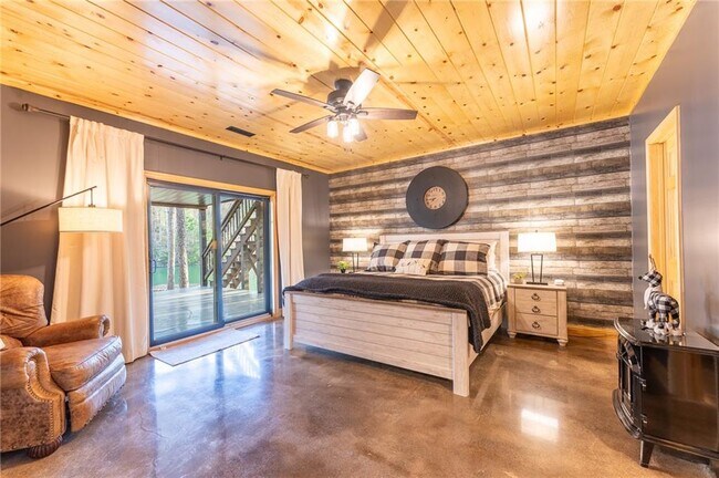 Building Photo - 105 Cedar Cove