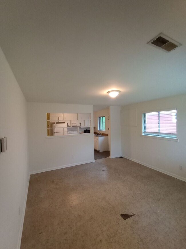 Building Photo - 936 Fortwood St