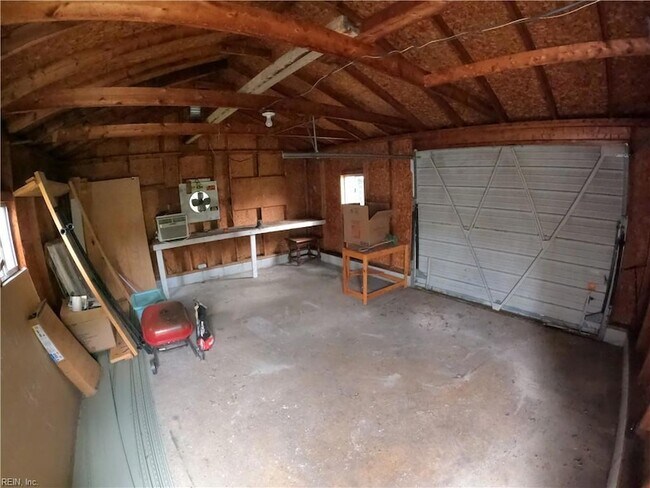 Building Photo - 1406 W 39th St