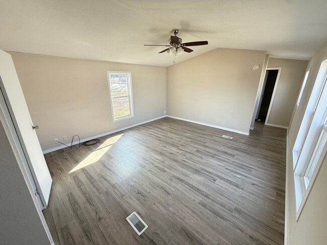 Building Photo - 2 Bed 1 Bath Highlandville, MO