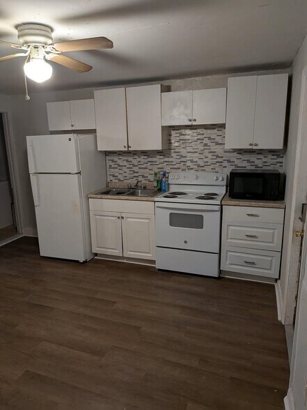 Building Photo - 1537 SW 44th Ave