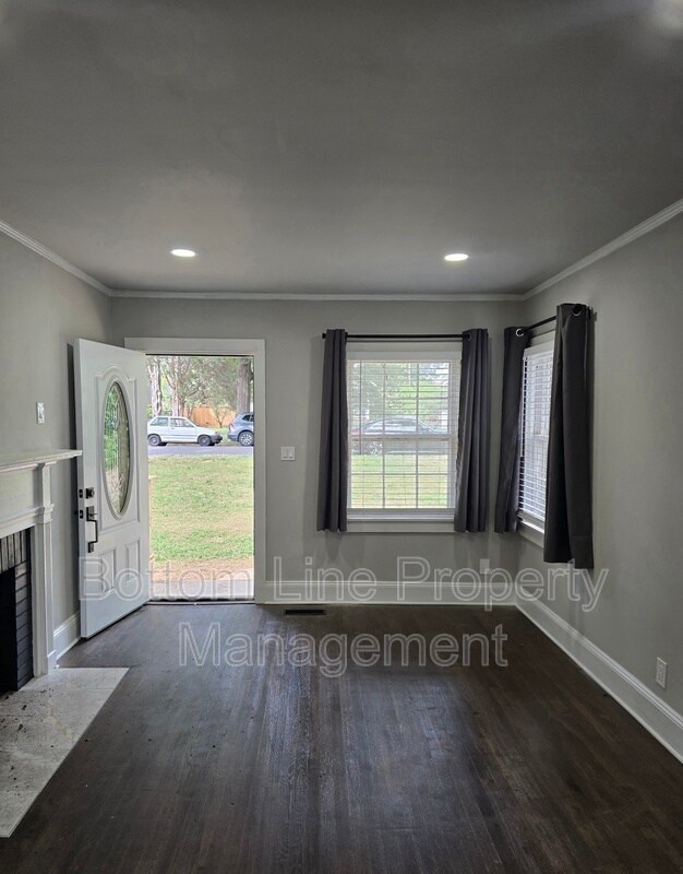 Building Photo - 5008 Doris Ave