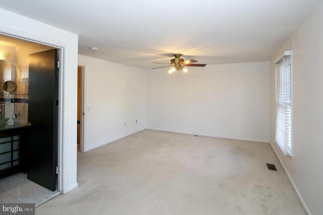 Building Photo - 153 Finale Terrace