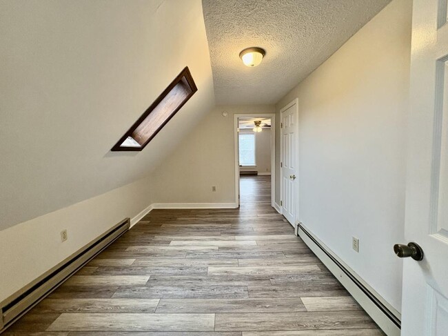 Building Photo - 58 School St