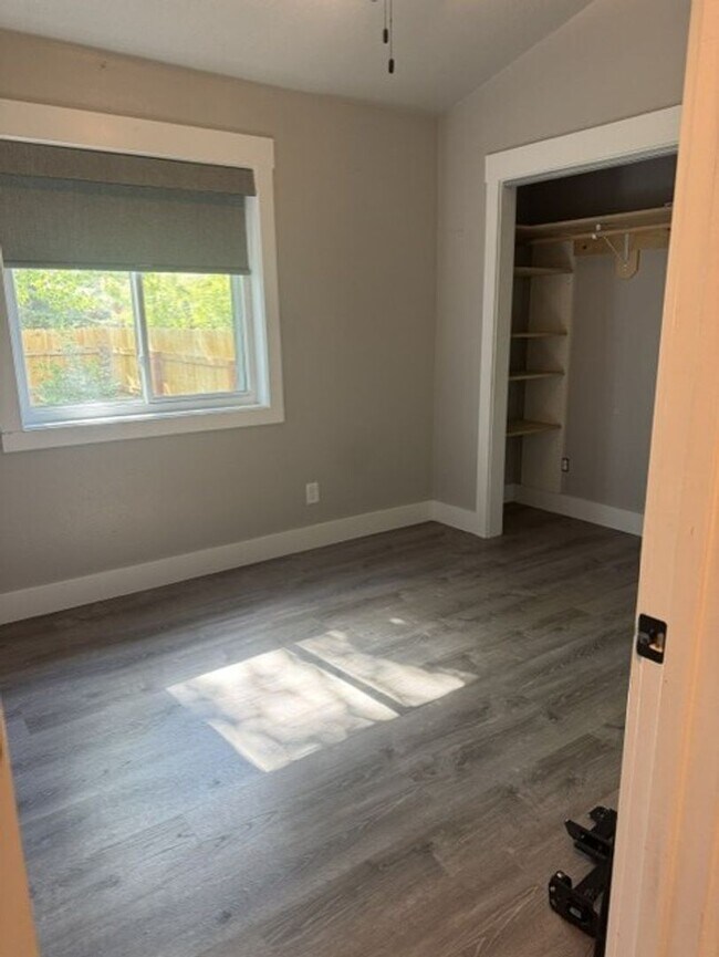 Building Photo - Well-Maintained 3-bedroom, 2-bath home with a 2-car garage