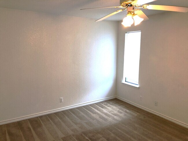 Building Photo - 3 Bedroom 2 Bath in Killeen Tx