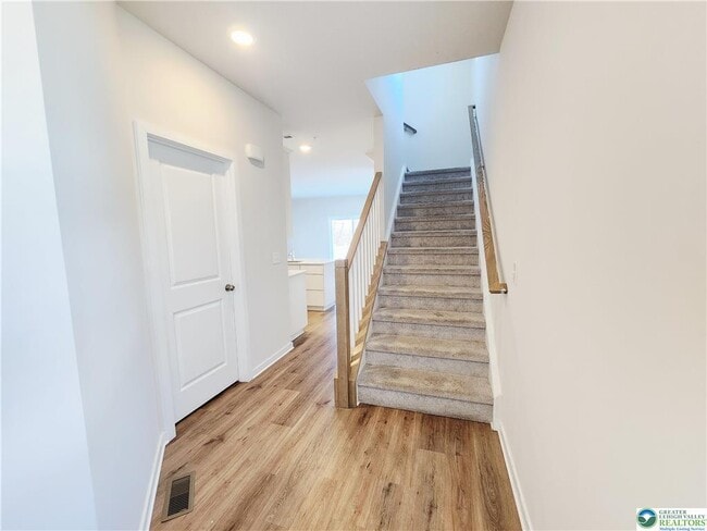 Building Photo - 7699 Clayton Ave