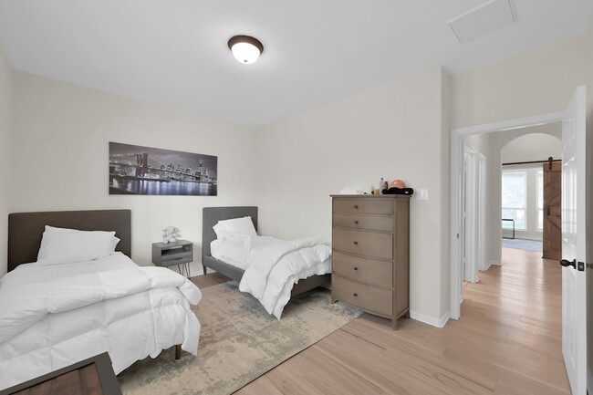 Building Photo - 66 N Whistling Swan Pl