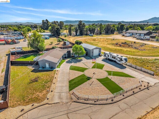 Building Photo - 59 Old Stagecoach Rd