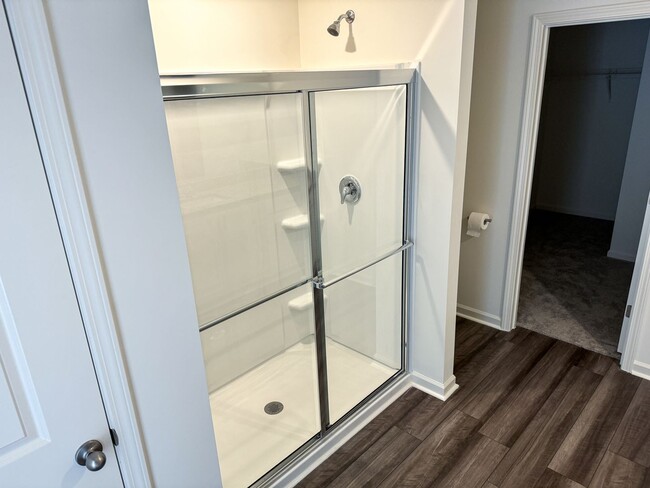 Building Photo - Brand new 2100sqft 4-bedroom / 3-Bath in t...