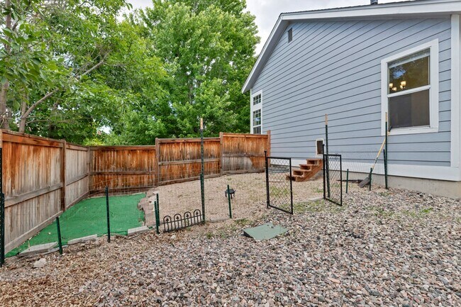 Building Photo - Spacious Home in Castle Rock