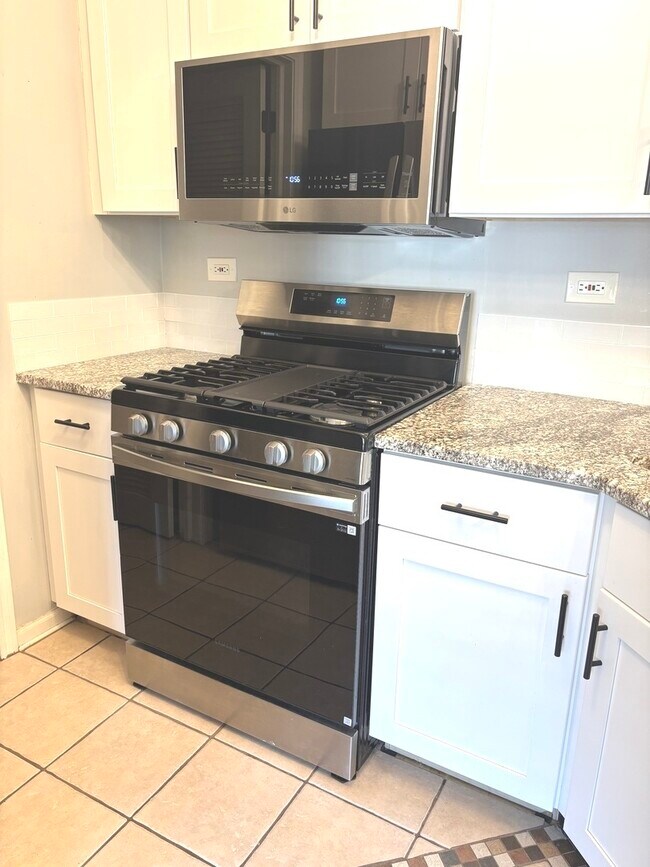 Building Photo - 268 Windsor Ct