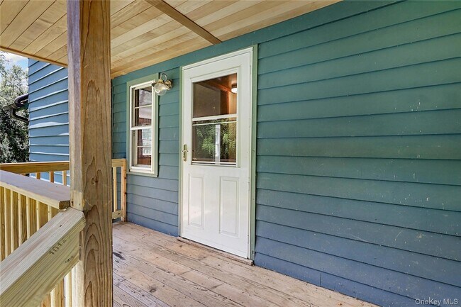 Building Photo - 222 Bog Hollow Rd