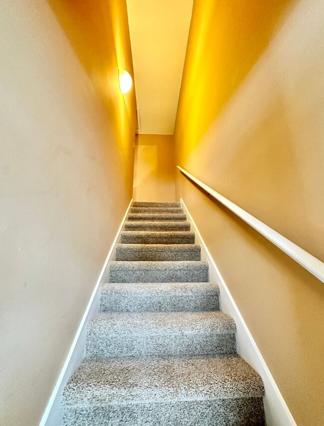 Building Photo - 11424 Oak Arbor Way