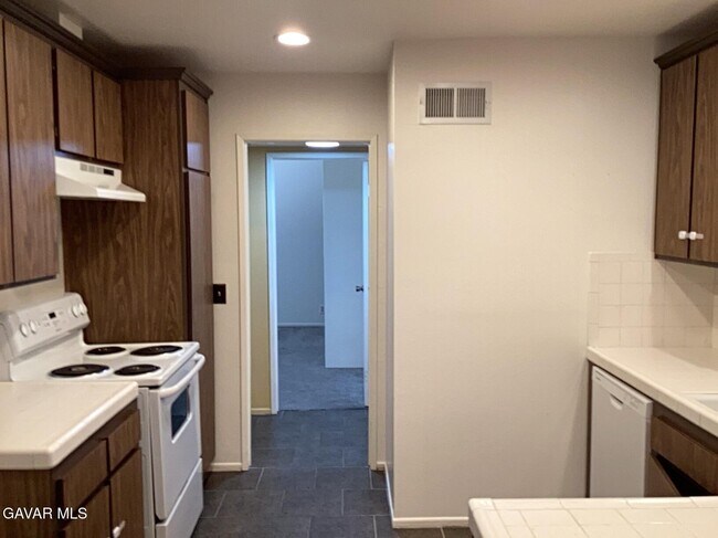 Building Photo - 42935 15th