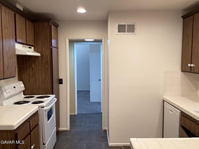 Building Photo - 42935 15th St W