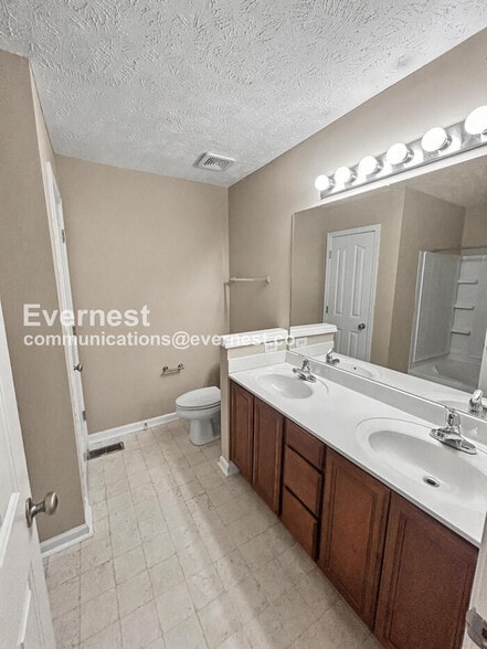 Building Photo - 5170 Hickory Hollow Pkwy