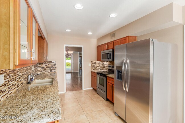 Building Photo - 13827 N Tan Tara Dr