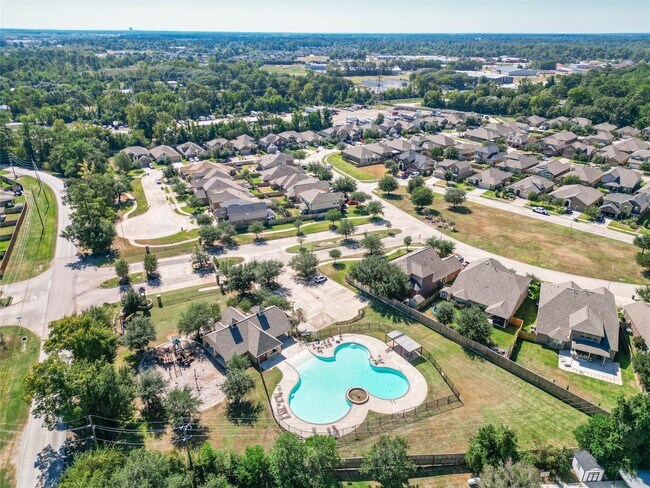 Building Photo - 7631 Willow School Dr