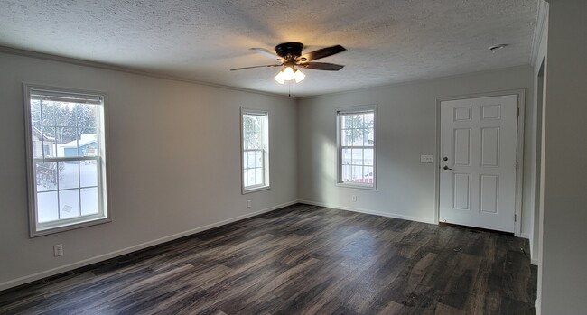 Building Photo - 3660 S Lapeer Rd