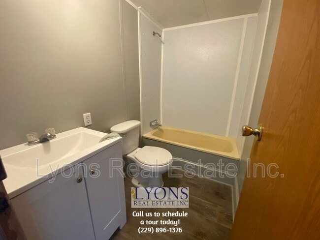 Building Photo - 506 Chamblee Dr
