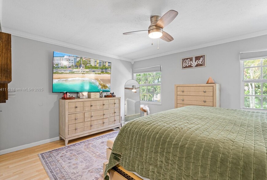 Building Photo - 8351 SW 39th Ct