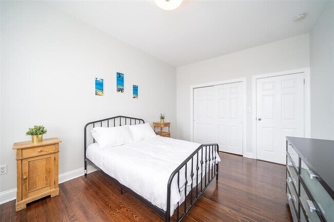 Building Photo - 372 Communipaw Ave