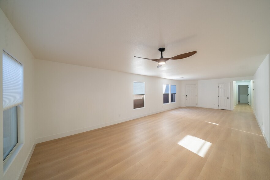 Building Photo - 504 Lacabana Beach Drive