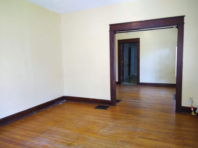 Building Photo - 211 N Grant St