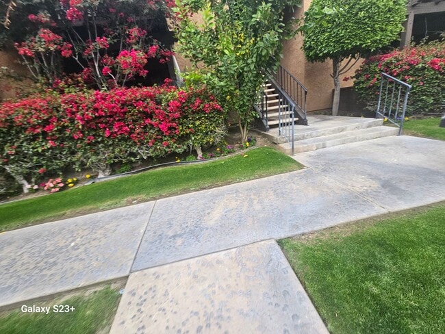 Building Photo - Prime Palm Springs living in the gated community of Rancho El Mirador