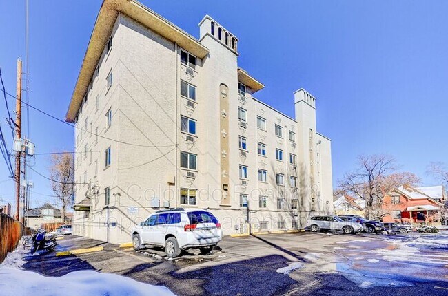 Building Photo - 1125 N Washington St
