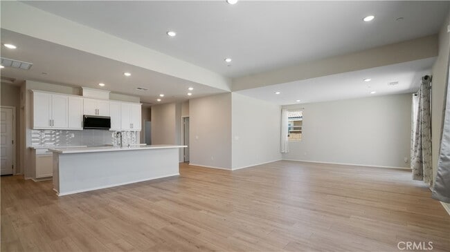 Building Photo - 13925 Mesa View Dr