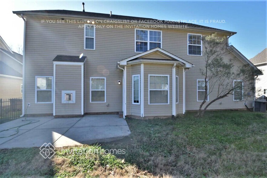 Building Photo - 4007 Fine Robe Dr
