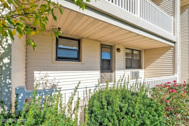 Building Photo - 75 Wharfside Dr