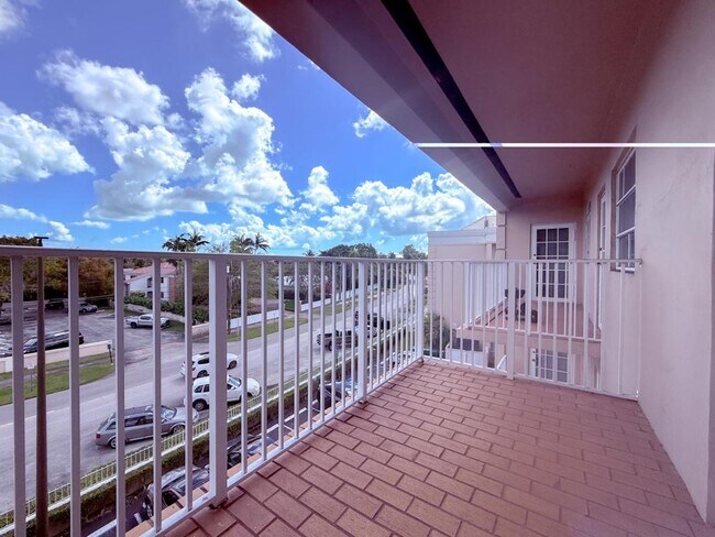 Building Photo - 1280 S Alhambra Cir
